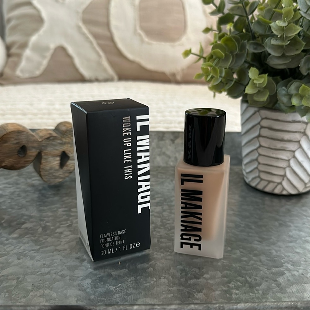BNIB IL Makiage Foundation